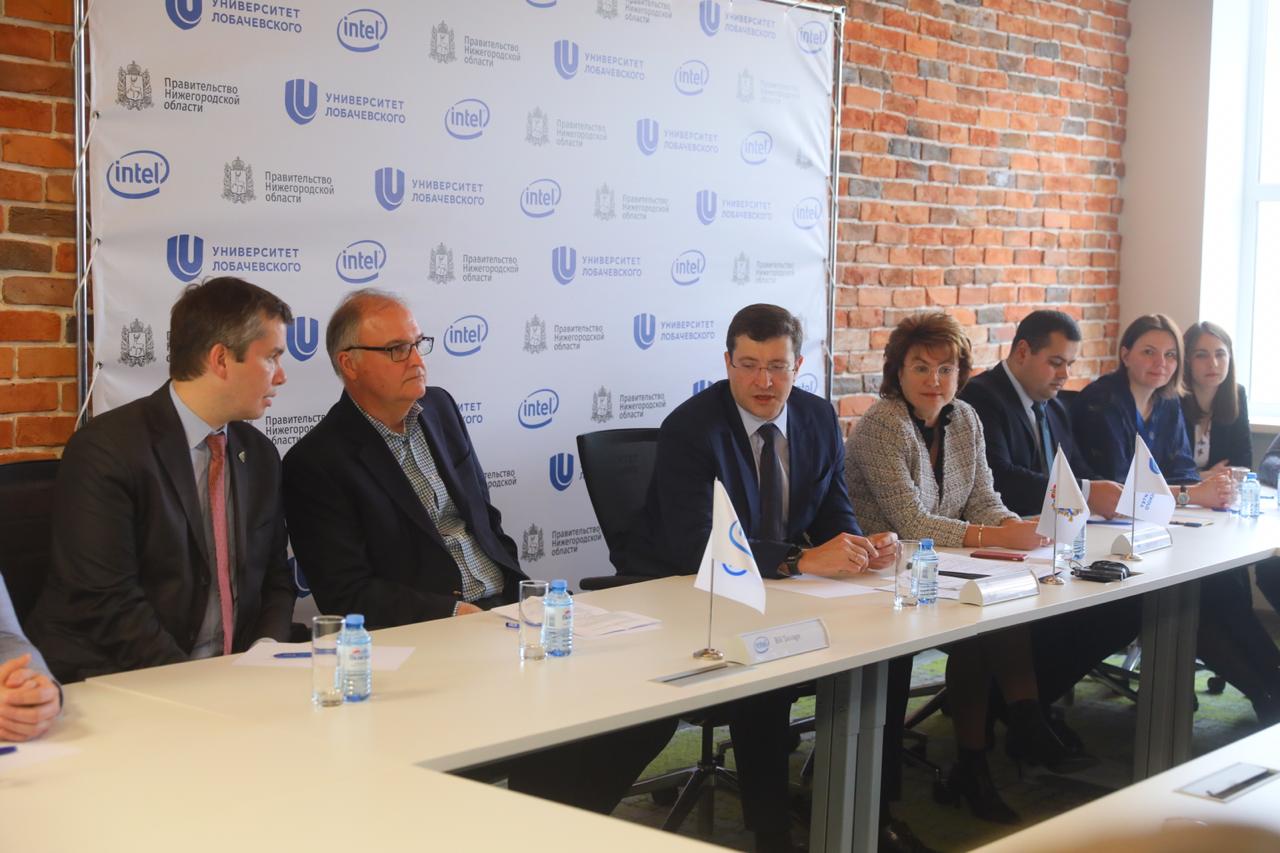 Глеб Никитин подписал с Intel и ННГУ соглашение по развитию IT-экосистемы Нижегородской области