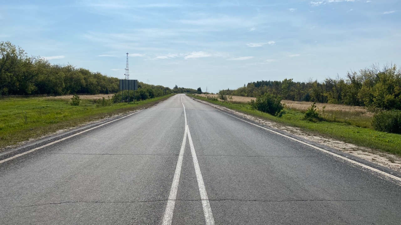 В регионе на 93% выполнена укладка верхнего слоя дорожного покрытия в рамках нацпроекта «Безопасные и качественные автомобильные дороги»
