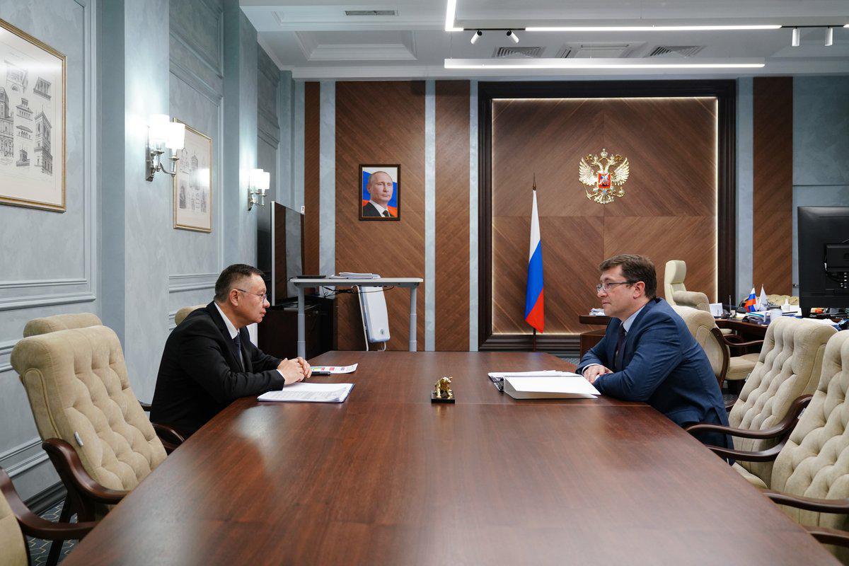 Министр строительства и жилищно-коммунального хозяйства Российской Федерации Ирек Файзуллин и Глеб Никитин провели рабочую встречу