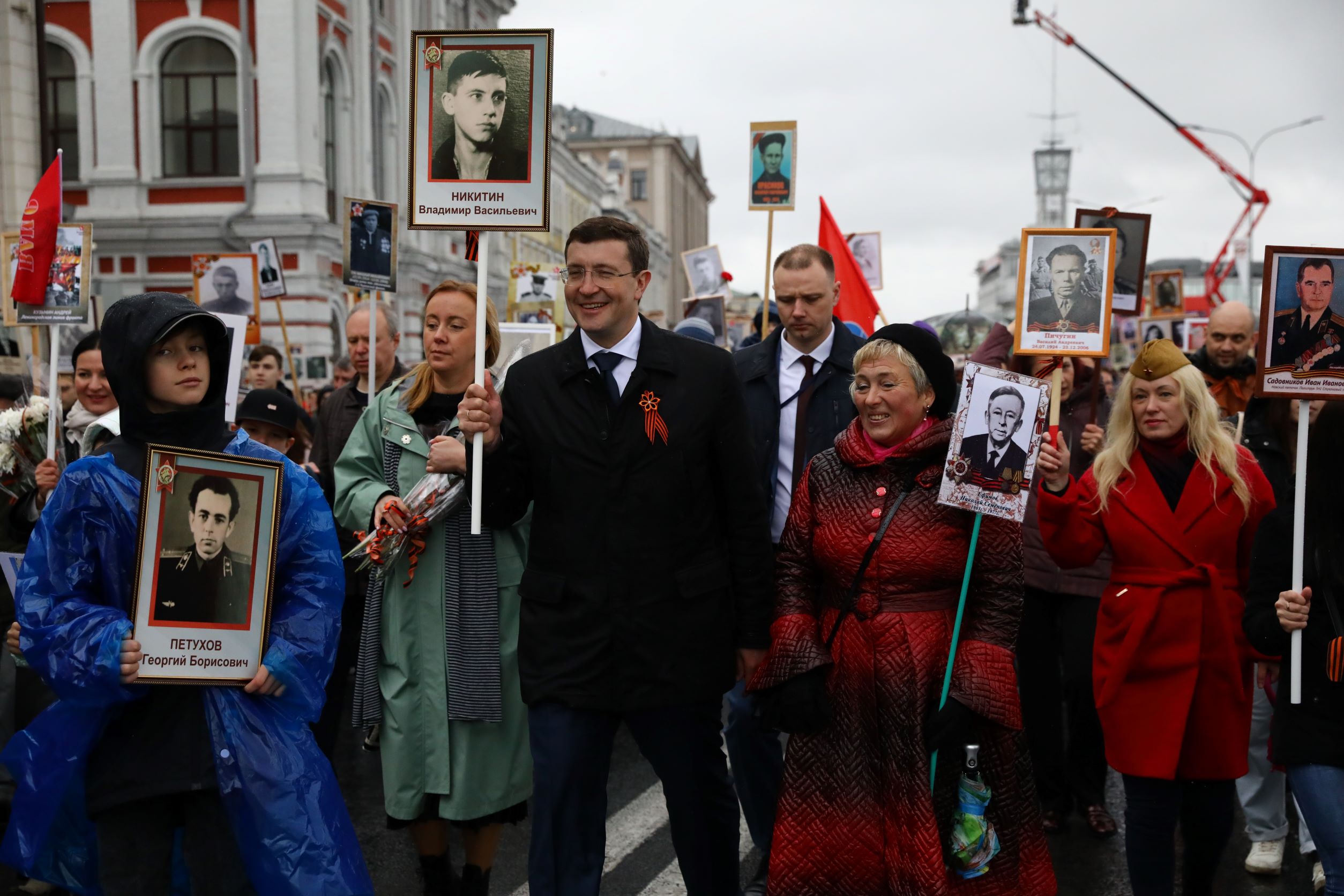 Глеб Никитин принял участие в шествии «Бессмертного полка» в Нижнем Новгороде