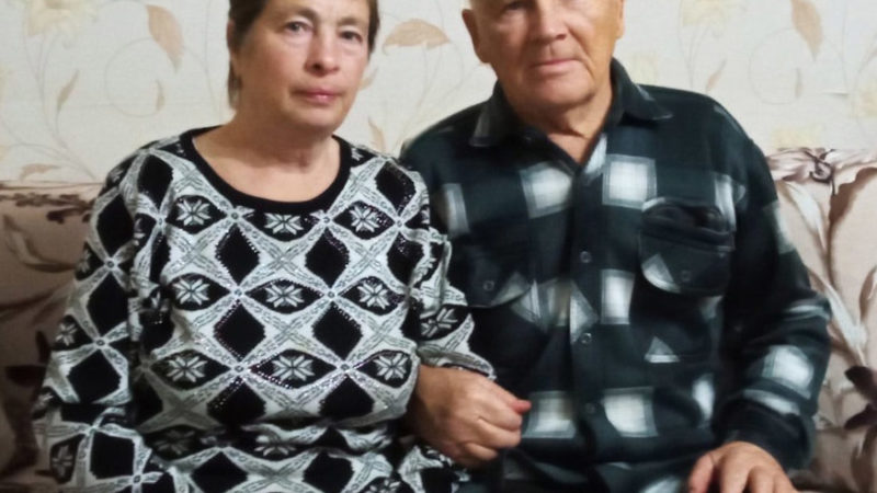 Познакомились на комсомольском субботнике