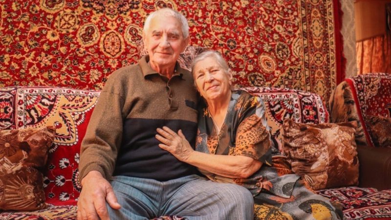 Учились в одной школе, гуляли в одной компании