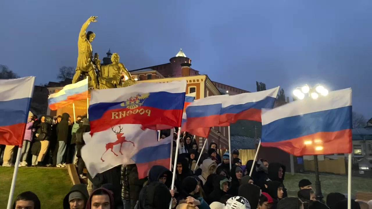 Более 300 нижегородцев приняли участие во флешмобе ко Дню народного единства