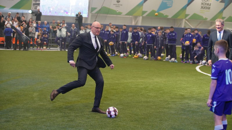 Чернышенко дал старт фиджитал турниру в Башкортостане на площадке нового футбольного манежа