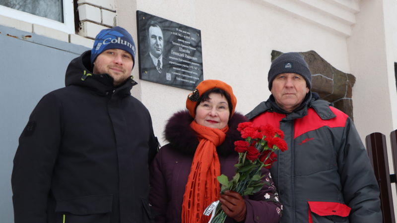 СТАРАЛСЯ СТРОИТЬ НА ВЕКА 