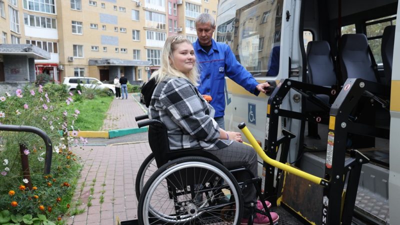 Нижегородские инвалиды-колясочники воспользовались социальным такси для поездки на избирательные участки