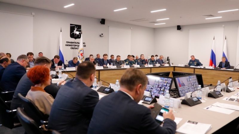Петр Банников провел заседание комиссии по предупреждению и ликвидации ЧС и обеспечению пожарной безопасности в Нижегородской области