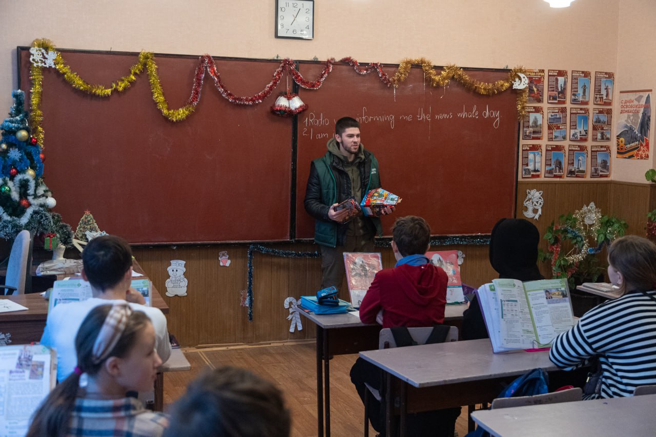 Около 9,5 тысячи новогодних подарков получили дети Большого Харцызска от губернатора и правительства Нижегородской области