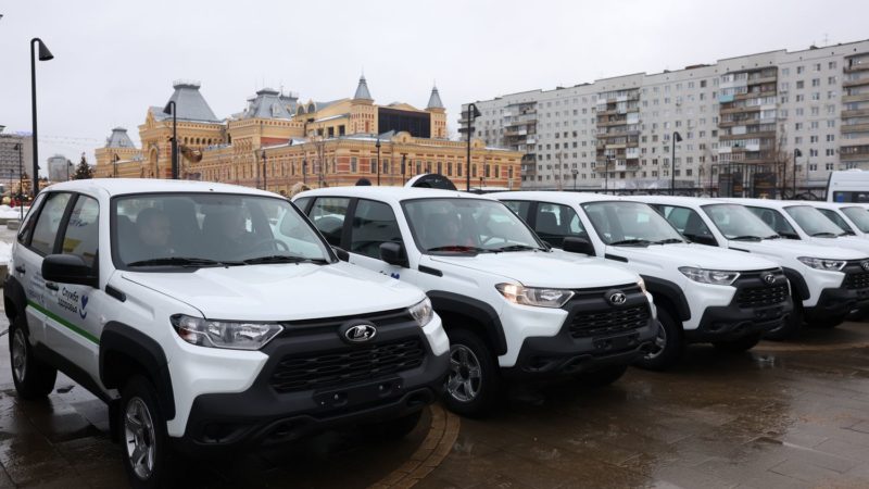 63 новых специализированных автомобиля закупили для работы нижегородских социальных и медицинских учреждений