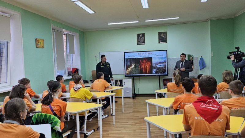 Белгородские школьники попробовали себя в роли защитников природы с помощью сотрудников нижегородского Минлесхоза