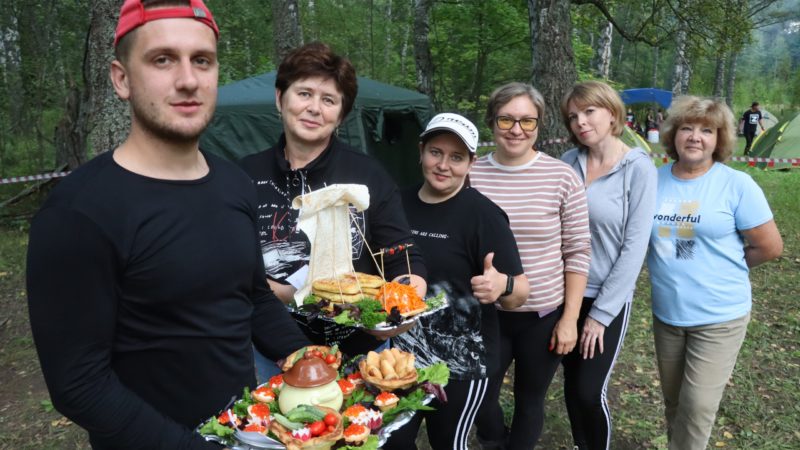 Педагоги зажгли костер дружбы