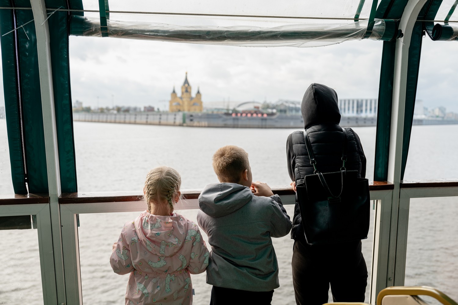 Нижегородские волонтёры организовали прогулку на теплоходе для семей участников специальной военной операции