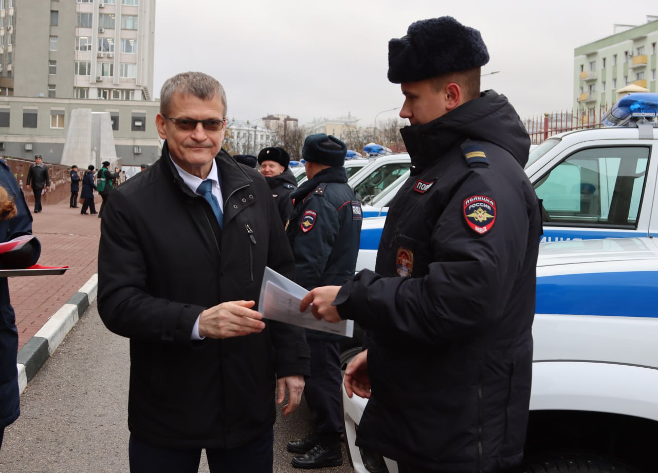 Петр Банников поздравил нижегородских полицейских с профессиональным праздником