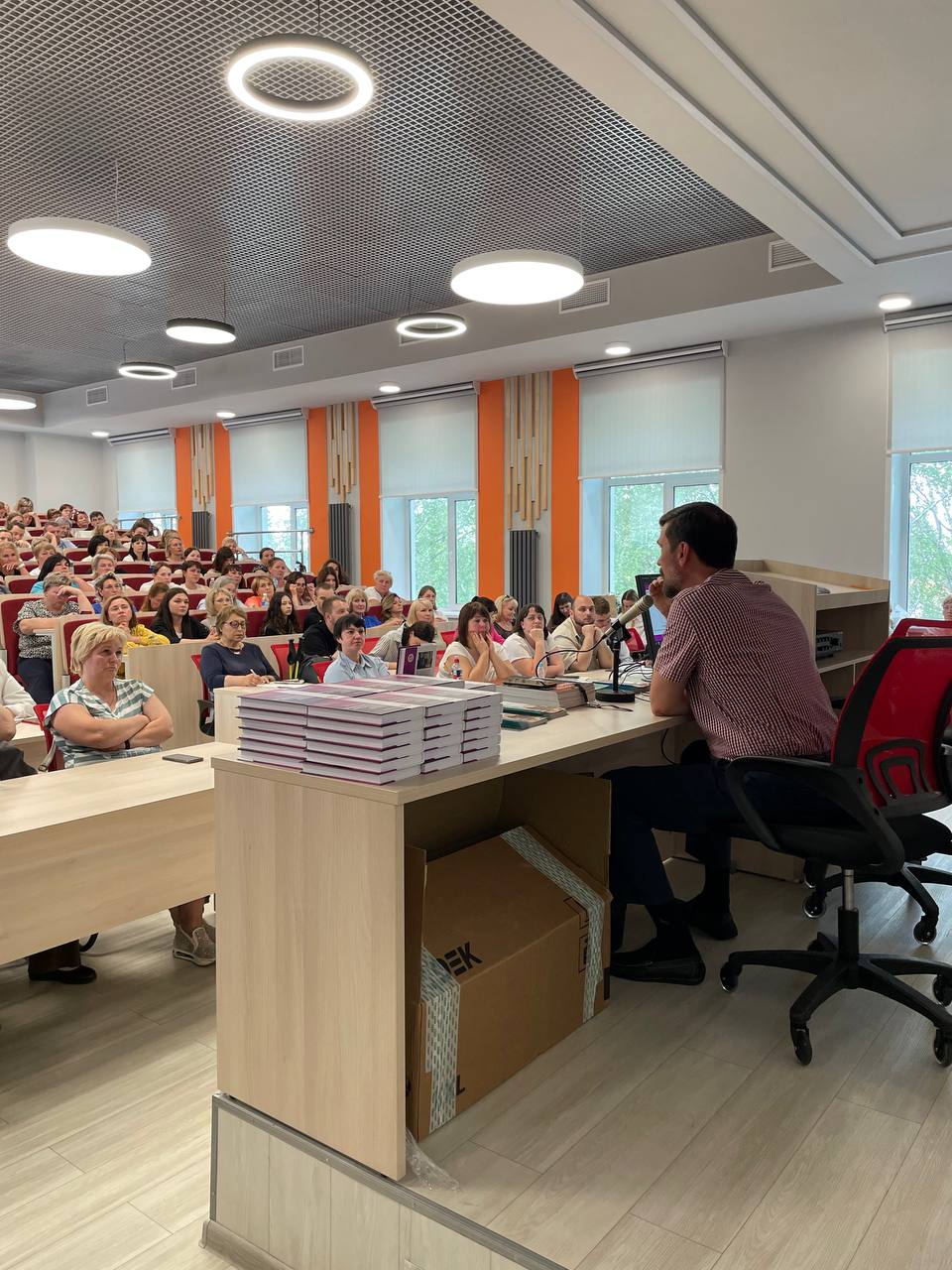 Институт демографического развития провел цикл лекцийпо семейной политике и культуре отношений