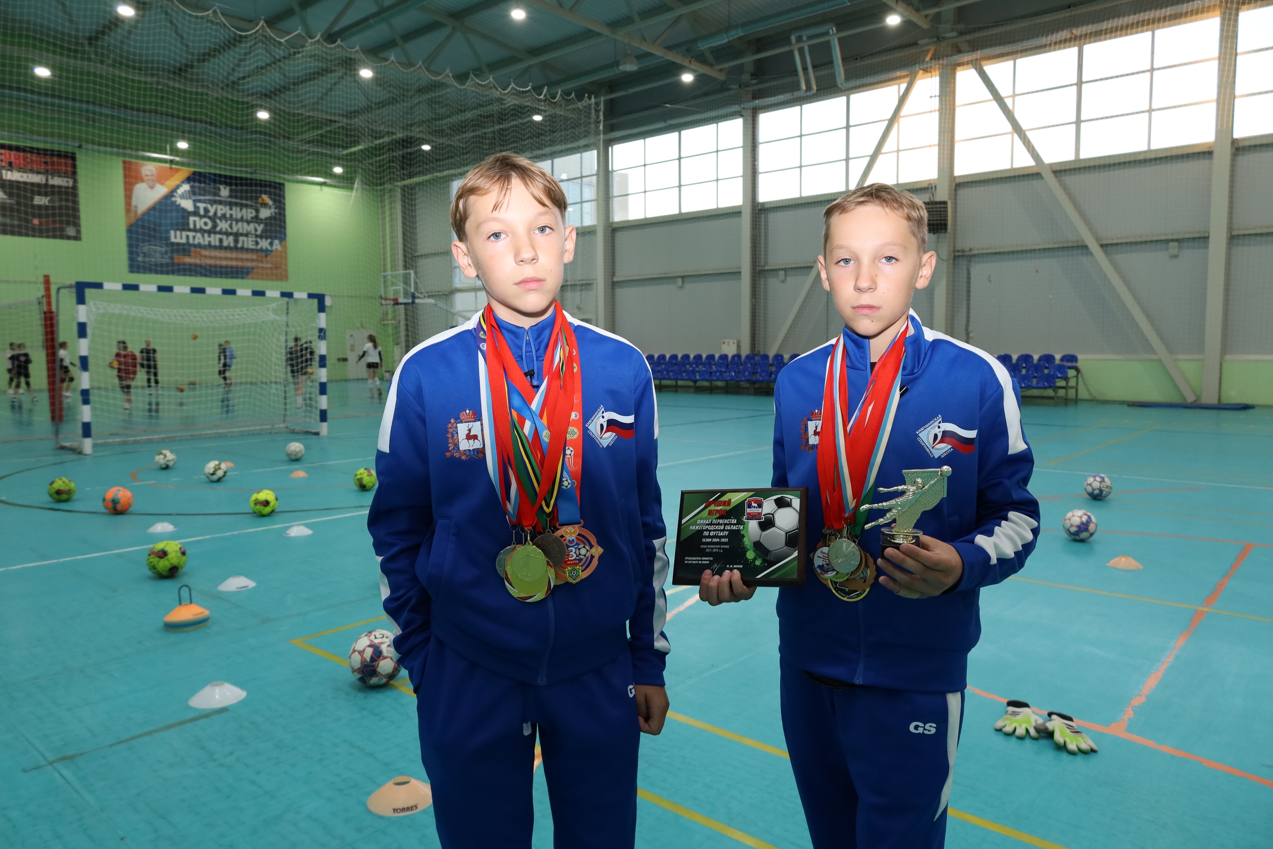 Друг за друга горой