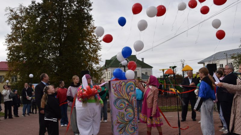 В Ардатове открыли современную детскую игровую площадку, построенную в рамках проекта «Вам решать!»