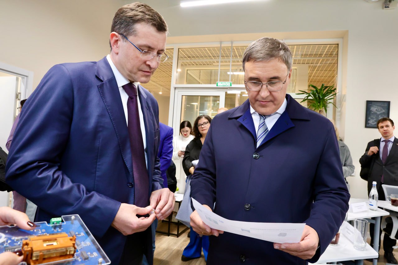 Валерий Фальков оценил цифровую инфраструктуру ИТ-кампуса «НЕЙМАРК» и передовые разработки нижегородских ученых