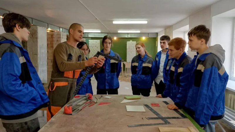 Почти 15 тысяч нижегородцев побывали в колледжах и техникумах «Профессионалитета» в Единый день открытых дверей