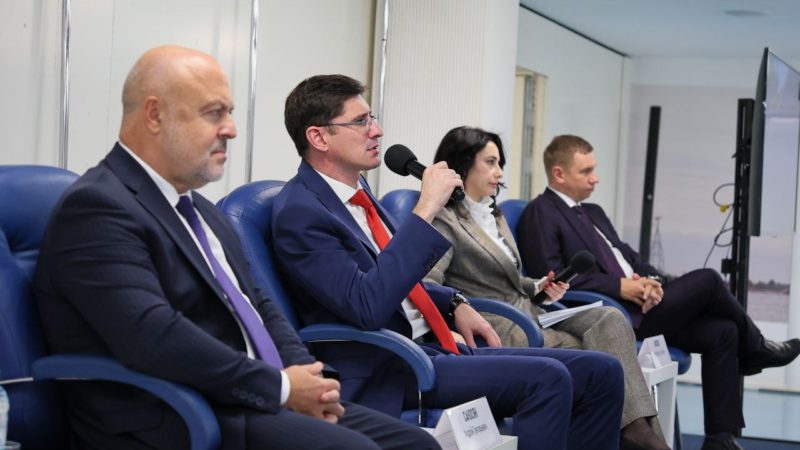 Около 100 промышленников и предпринимателей приняли участие во встрече Андрея Саносяна с бизнес-сообществом