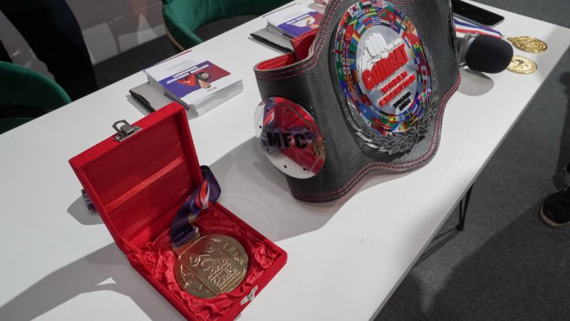 Чемпионы мира по самбо Артём и Александр Нестеровы встретились с нижегородскими школьниками в рамках проекта «Болеем за наших»
