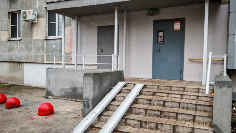 Нижегородские коммунальщики после штрафа от Госжилинспекции подготовили к зиме входные группы многоквартирного дома