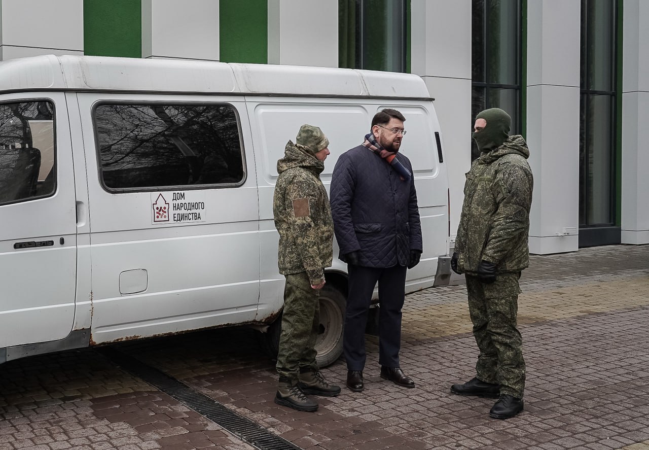 Дом народного единства передал нижегородским бойцам в зону СВО грузопассажирский автомобиль 