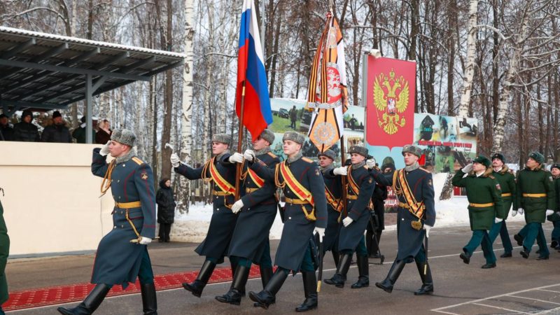 Нижегородскому высшему военно-инженерному командному училищу вручили высший знак отличия воинской части – Георгиевское знамя