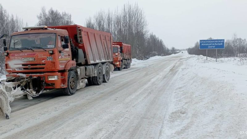 На расчистке региональных дорог в Нижегородской области задействовано более 900 единиц техники