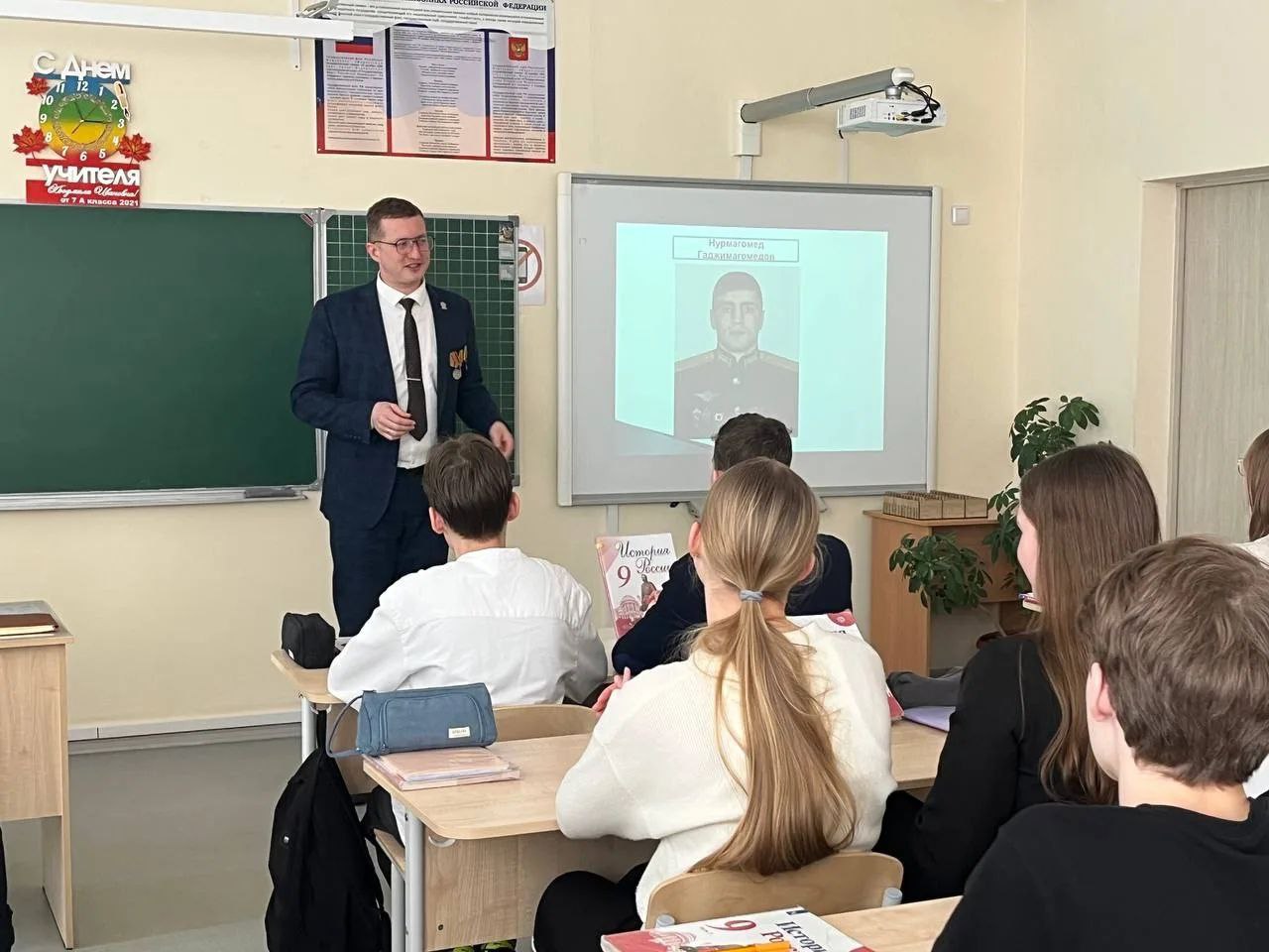 Мелодии, посвященные Дню защитника Отечества, звучат в нижегородских школах вместо привычных звонков