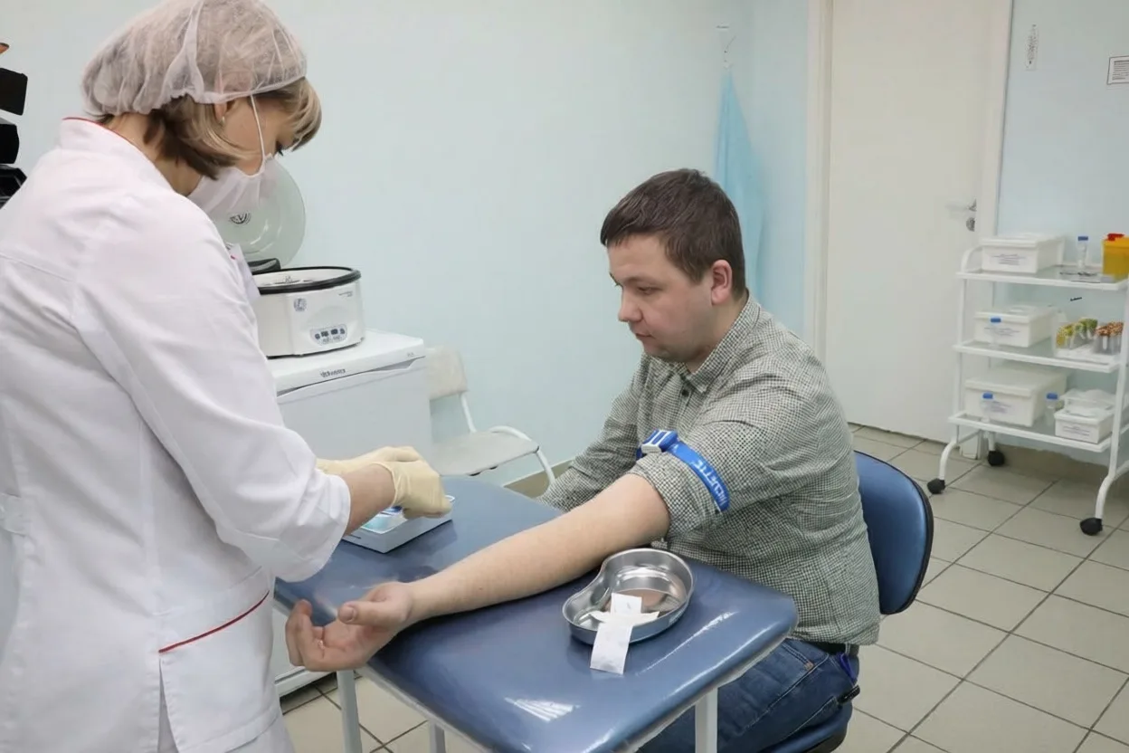 Шанс на выздоровление: как стать донором костного мозга и что для этого нужно