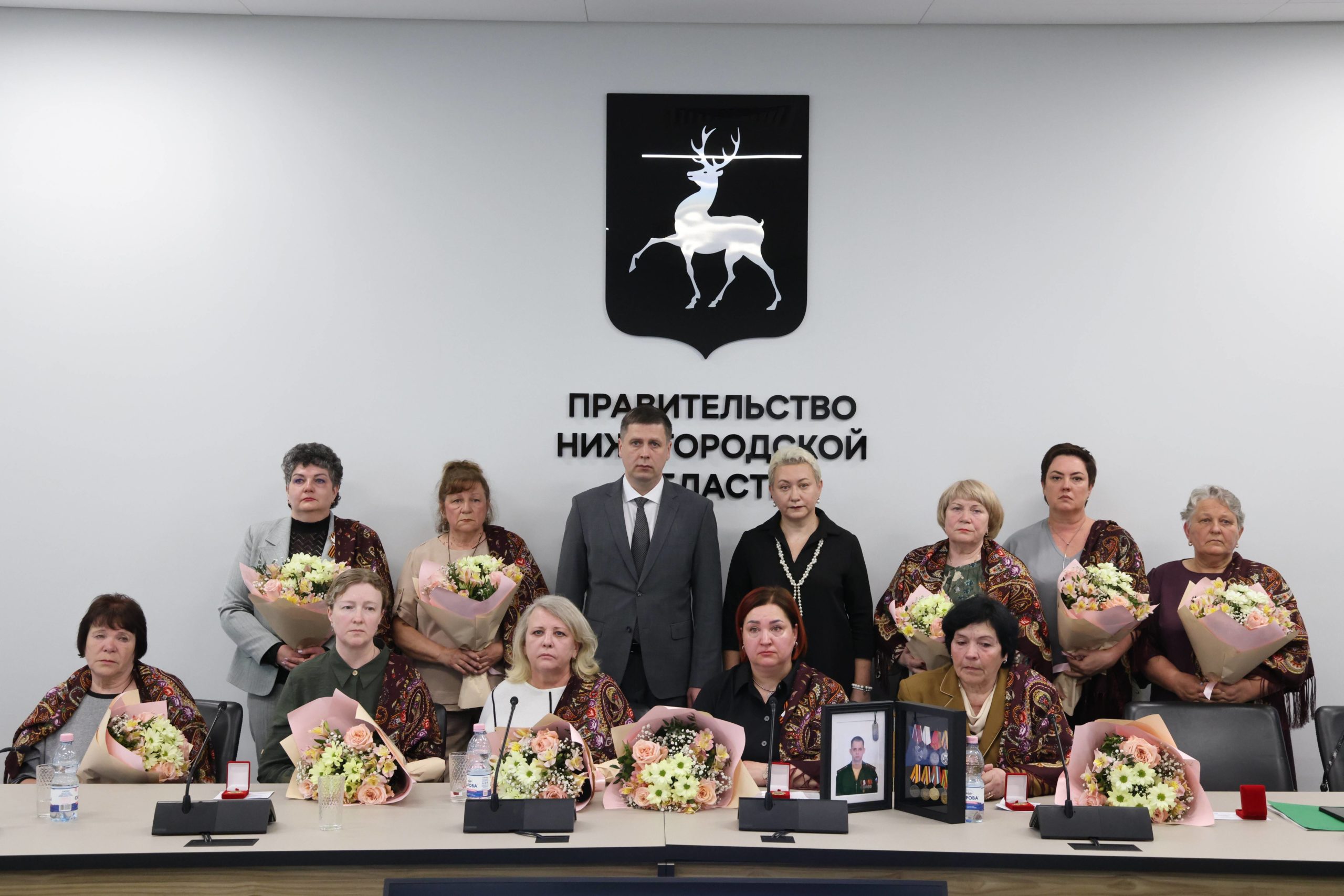Почетный знак «Признание», учрежденный Нижегородским советом женщин, вручили 10 матерям погибших на СВО бойцов