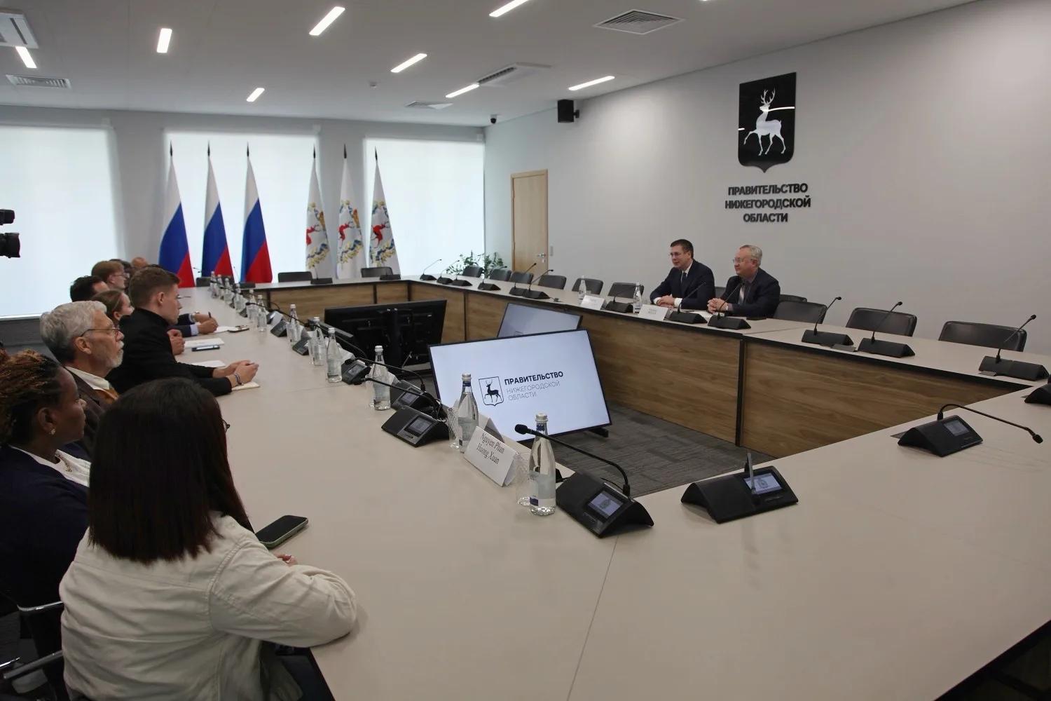 Иностранные эксперты на встрече с Андреем Гнеушевым дали высокую оценку организации выборов в Нижегородской области